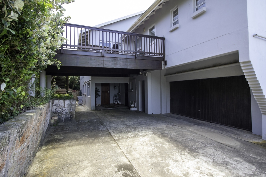 7 Bedroom Property for Sale in West Beach Eastern Cape